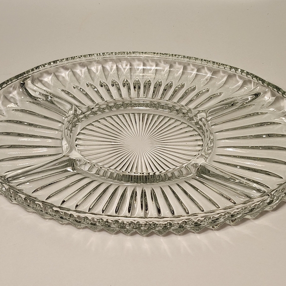 Vintage Clear Pressed Glass MCM Oval 13x9 5-part Divided Dish Starburst Pattern - Picture 2 of 6